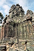 Ta Som temple - gopura of the first enclosure